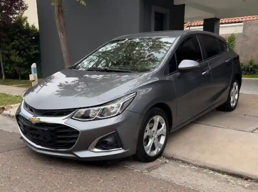 Chevrolet Cruze  2022 - foto 1