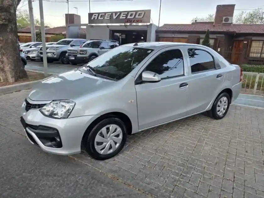 Toyota Etios  2021 - foto 1