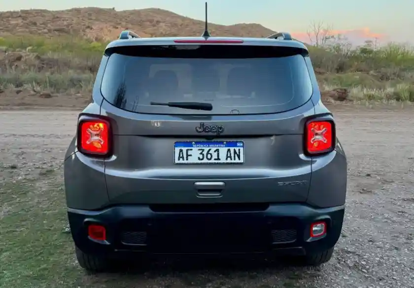Jeep Renegade  2022 - foto 5