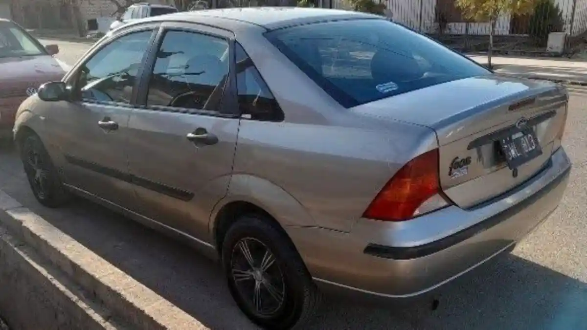 Ford Focus  2008 - foto 2