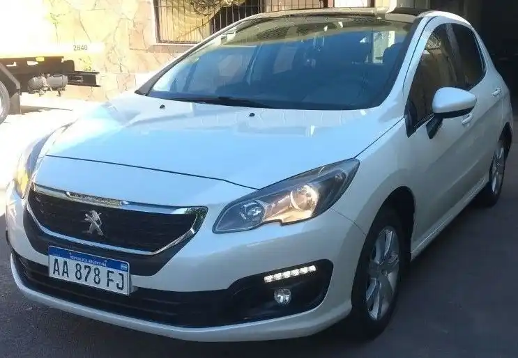 Peugeot 308  2017 - foto 1