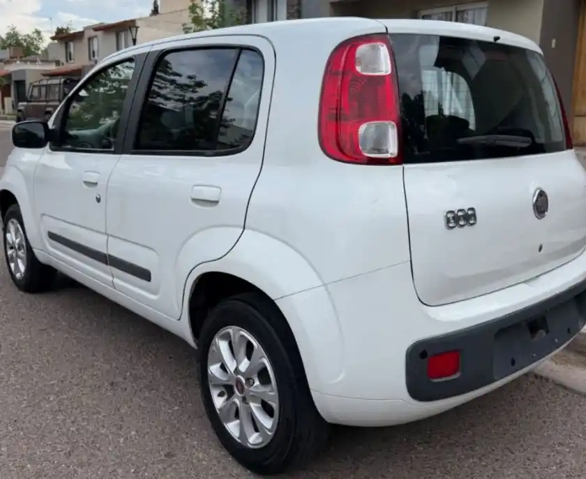 Fiat Uno Evo  2011 - foto 2