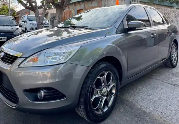 Ford Focus  2011 - foto 1