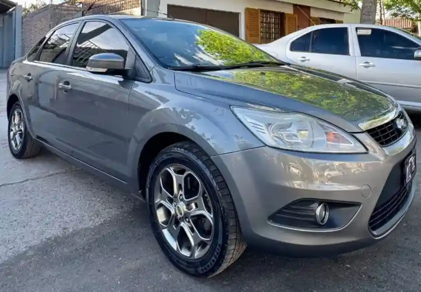 Ford Focus  2011 - foto 2