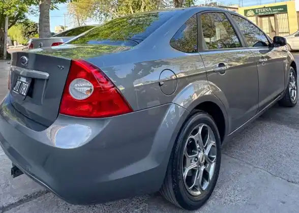 Ford Focus  2011 - foto 4