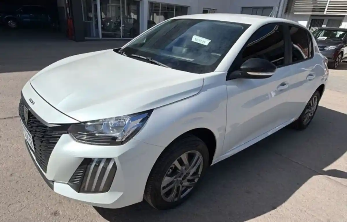 Peugeot 208  2025 - foto 1