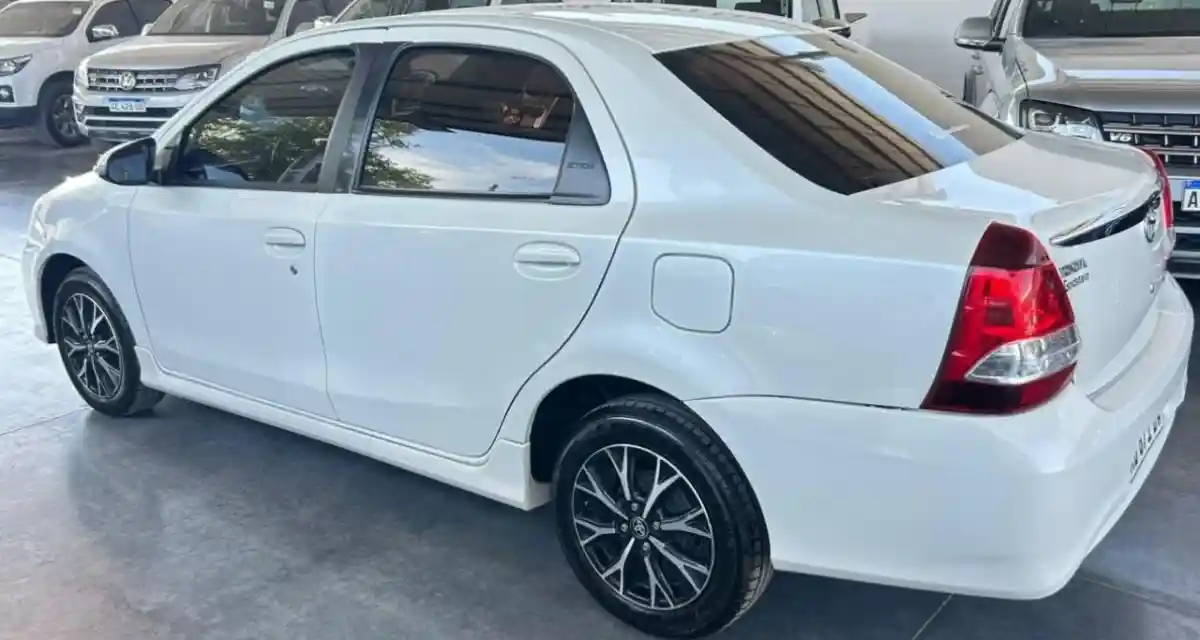 Toyota Etios  2019 - foto 4