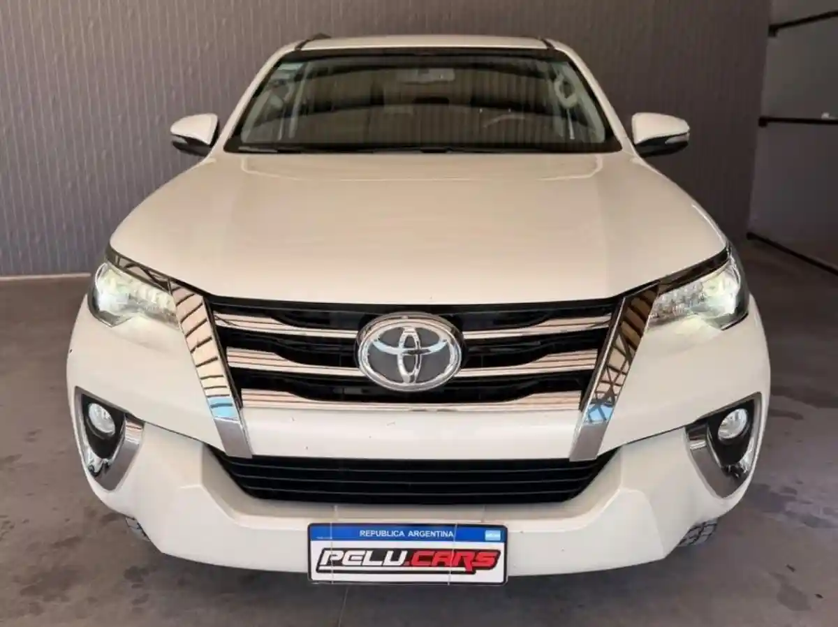Toyota Hilux Sw4  2017 - foto 2