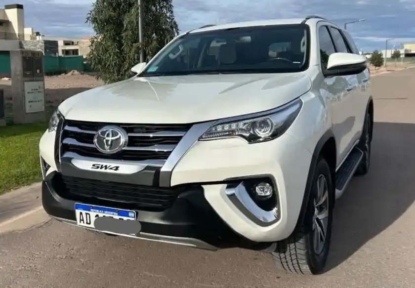 Toyota Hilux Sw4  2018 - foto 1
