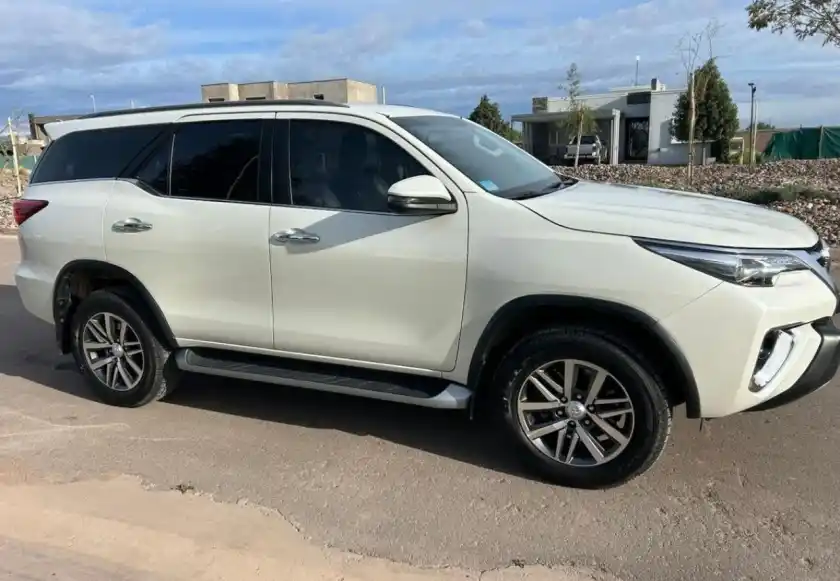 Toyota Hilux Sw4  2018 - foto 2