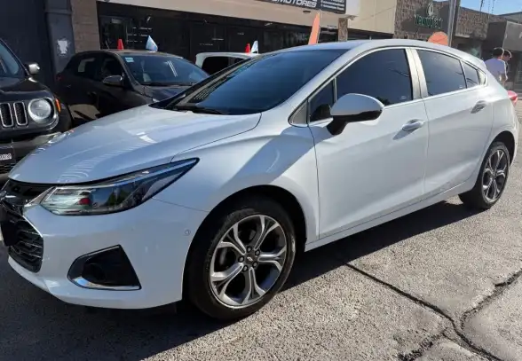 Chevrolet Cruze  2023 - foto 1