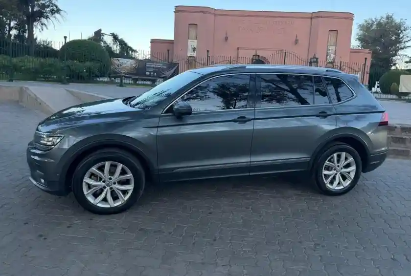 Volkswagen Tiguan  2018 - foto 2
