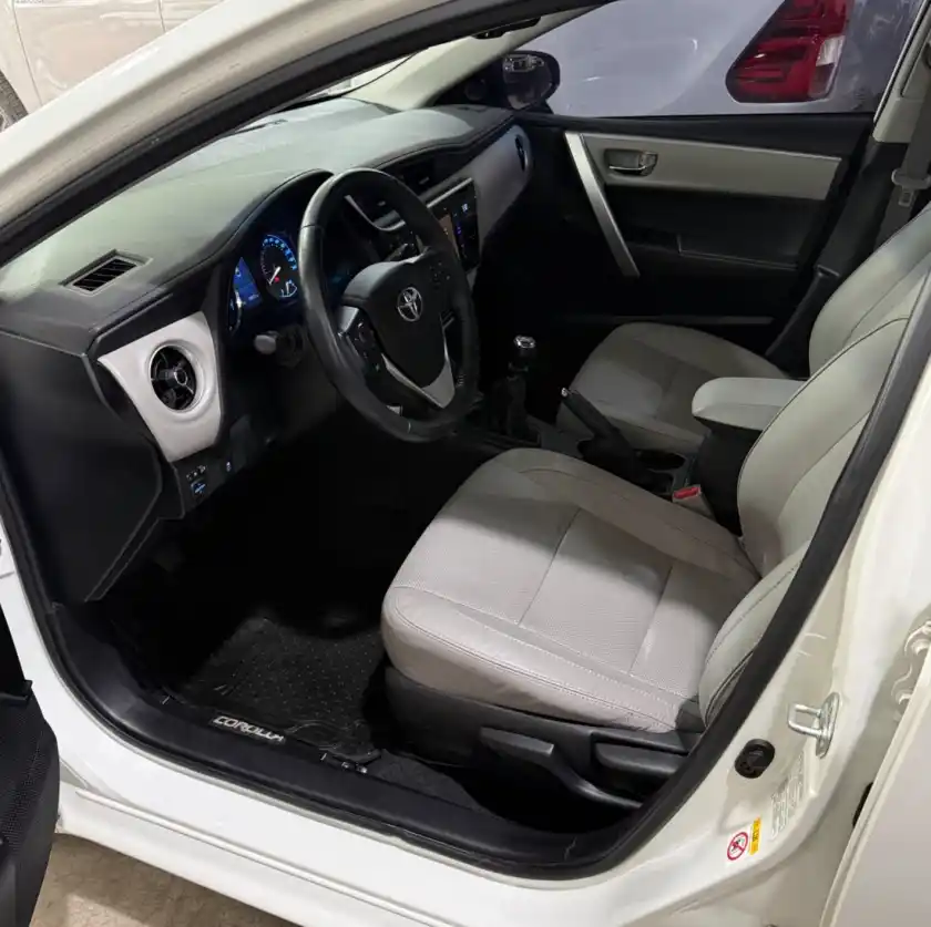 Toyota Corolla  2017 - foto 4
