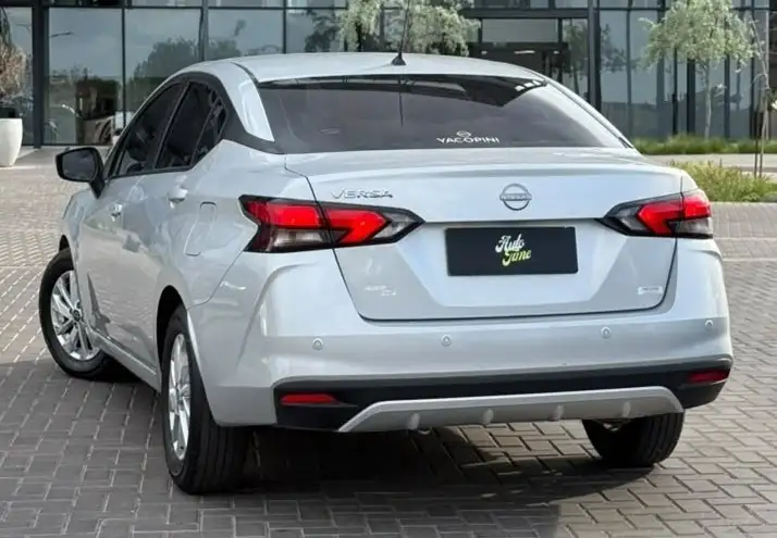 Nissan Versa  2023 - foto 3