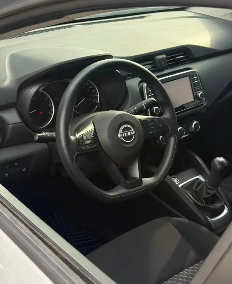 Nissan Versa  2023 - foto 4