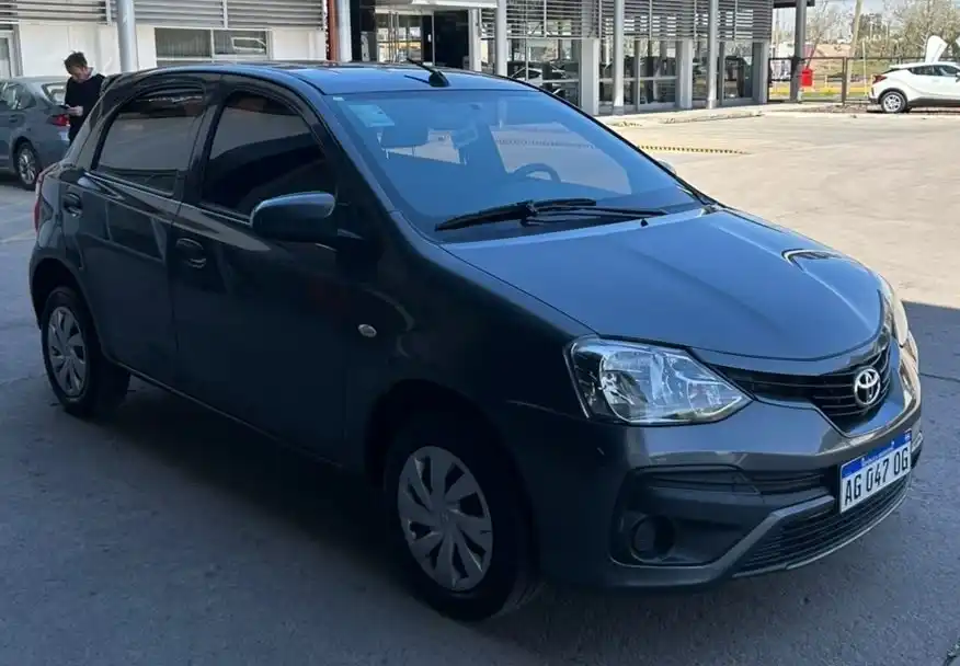 Toyota Etios  2023 - foto 3