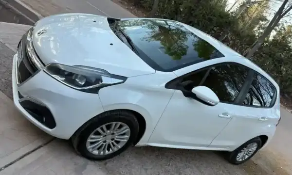 Peugeot 208  2016 - foto 1