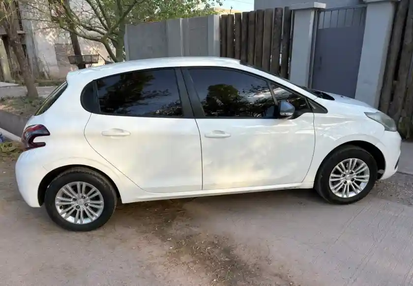 Peugeot 208  2016 - foto 3