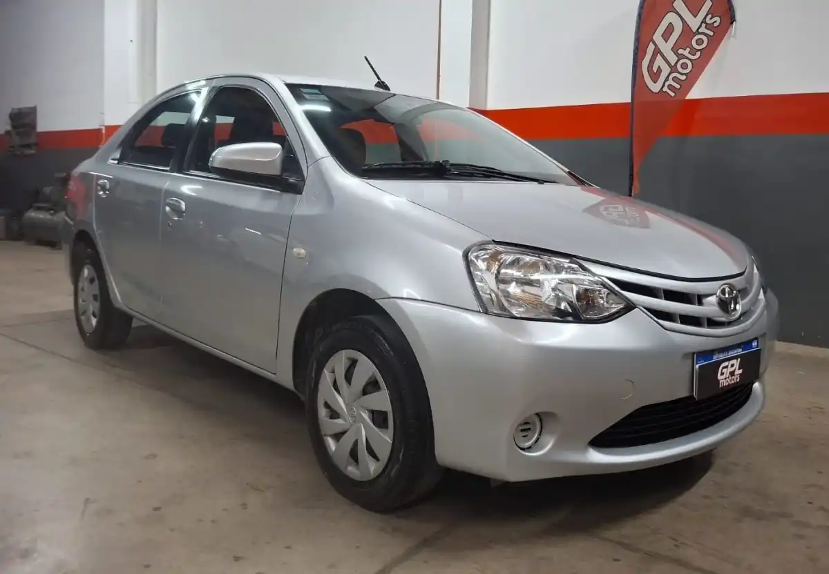 Toyota Etios  2016 - foto 2