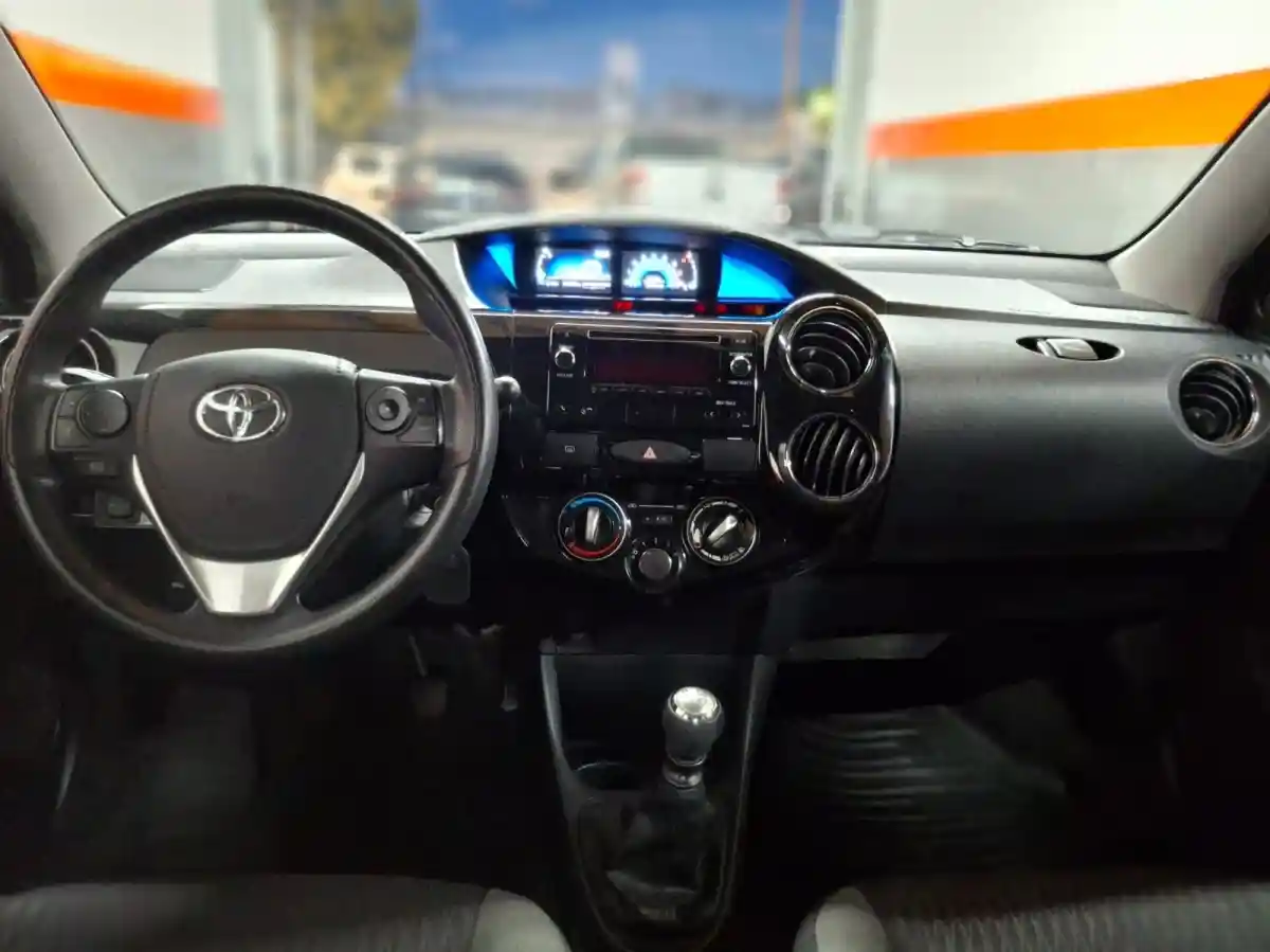 Toyota Etios  2016 - foto 4