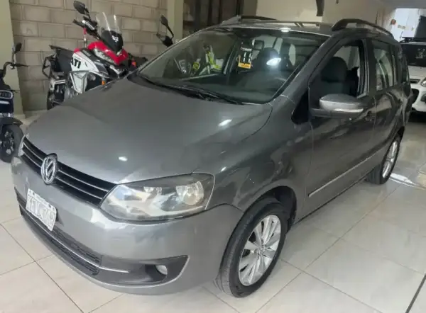 Volkswagen Suran  2011 - foto 1