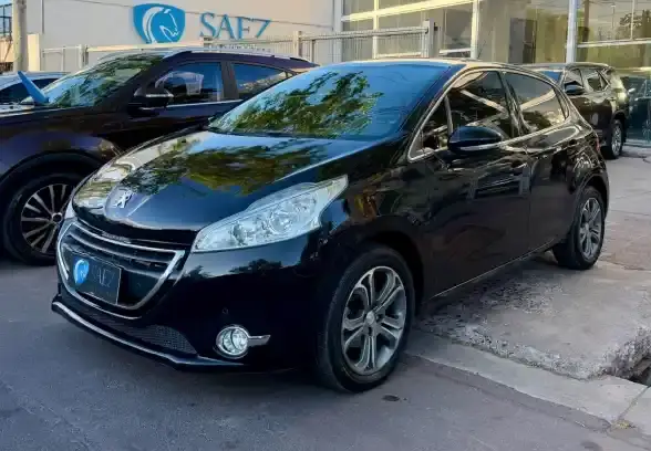 Peugeot 208  2014 - foto 1