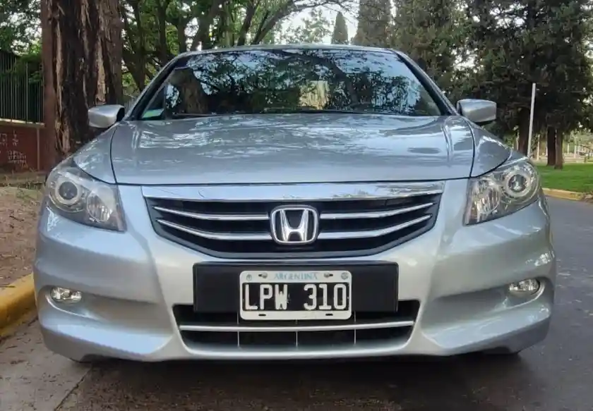 Honda Accord  2012 - foto 2