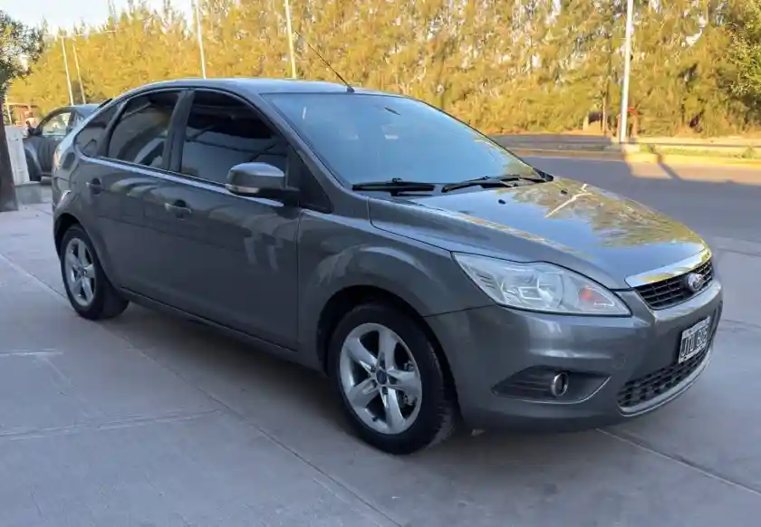 Ford Focus  2011 - foto 1