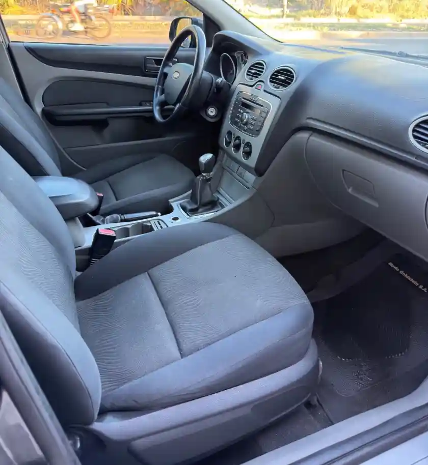 Ford Focus  2011 - foto 4