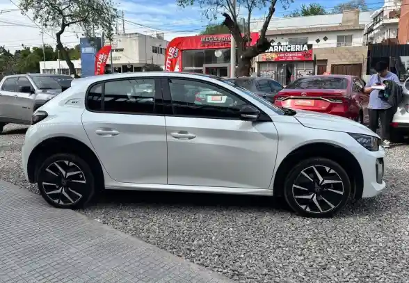 Peugeot 208  2024 - foto 3