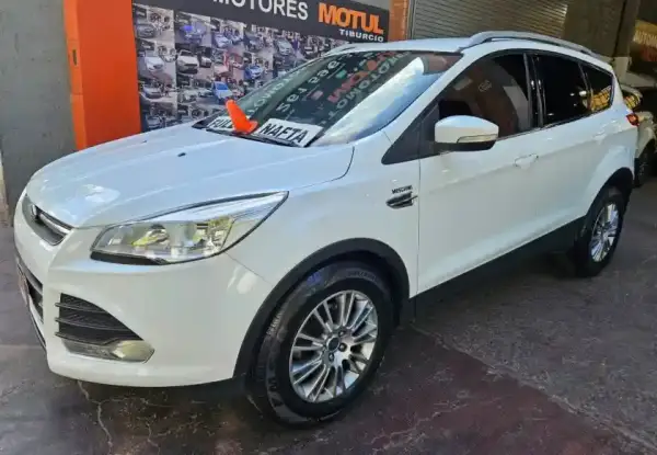 Ford Kuga  2013 - foto 1