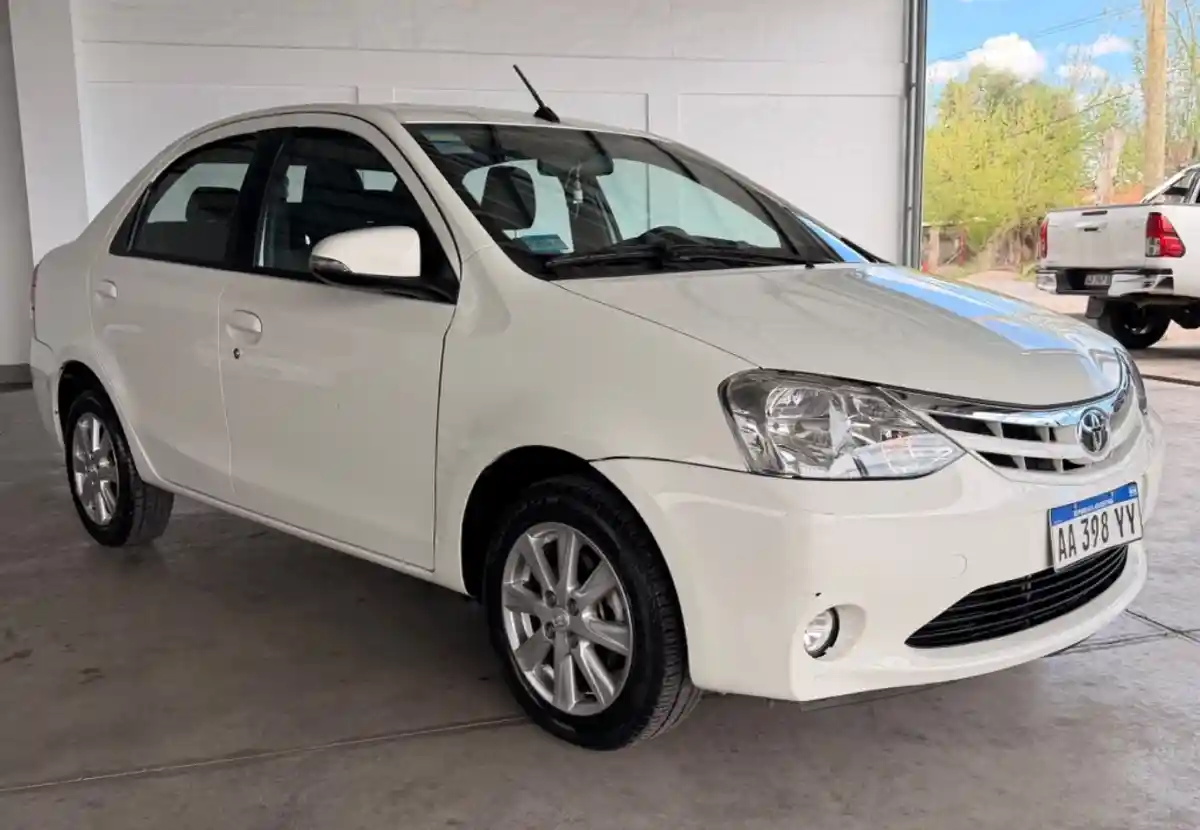 Toyota Etios  2016 - foto 2