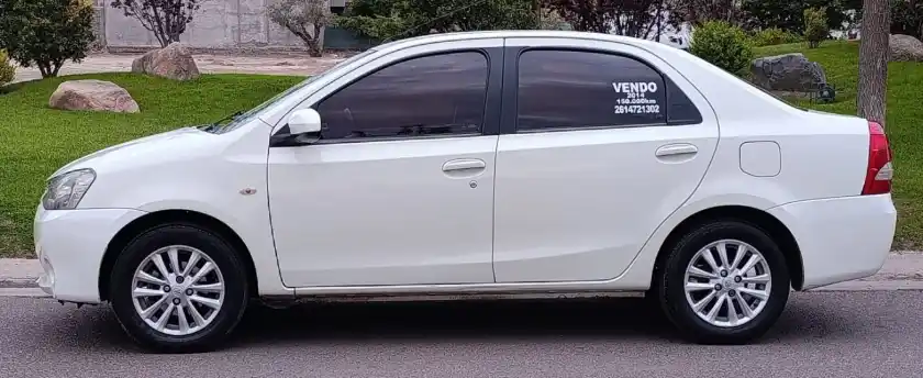 Toyota Etios  2014 - foto 3
