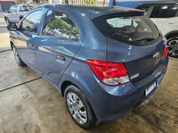 Chevrolet Onix  2014 - foto 3