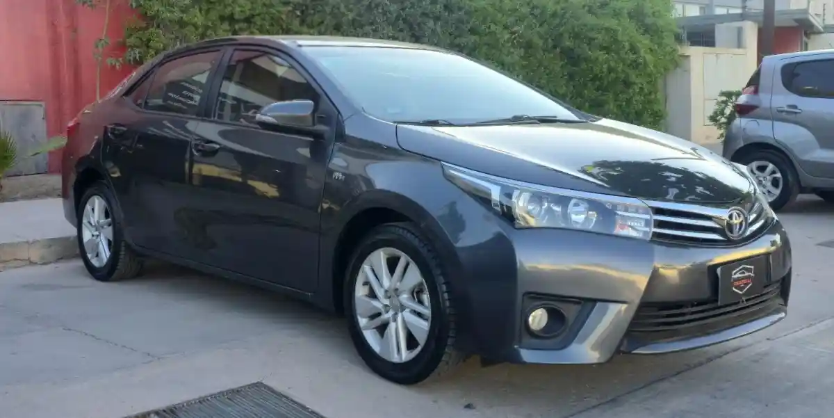 Toyota Corolla  2015 - foto 2