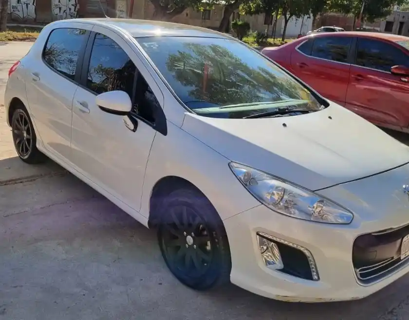 Peugeot 308  2014 - foto 1