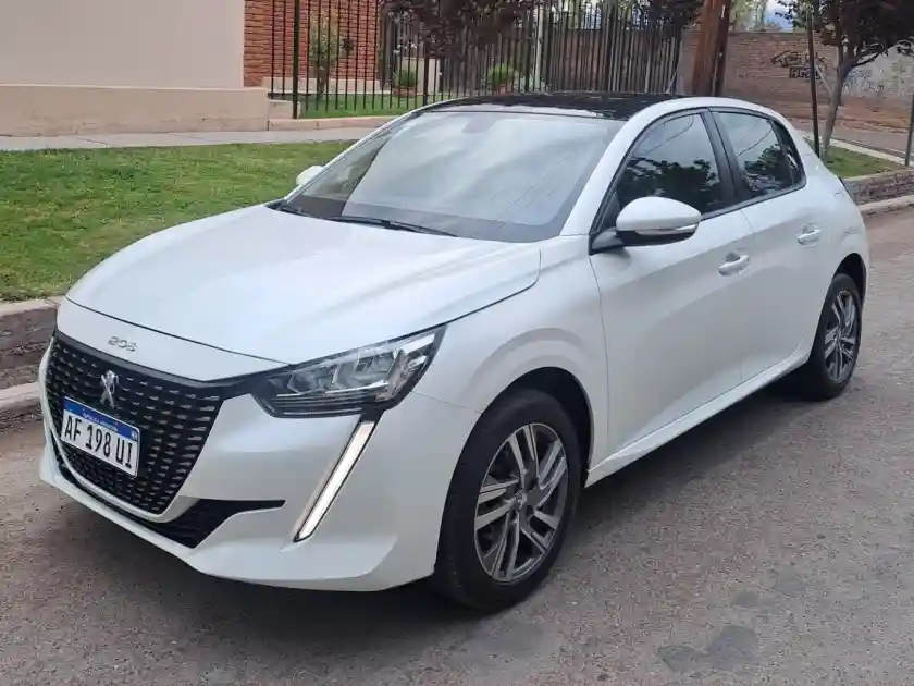 Peugeot 208 2022 - foto 1