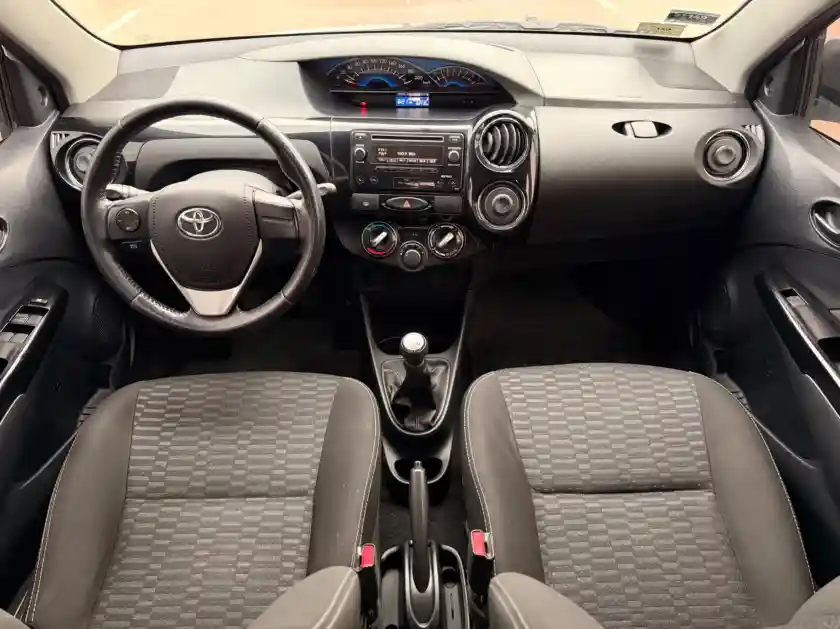 Toyota Etios  2016 - foto 3