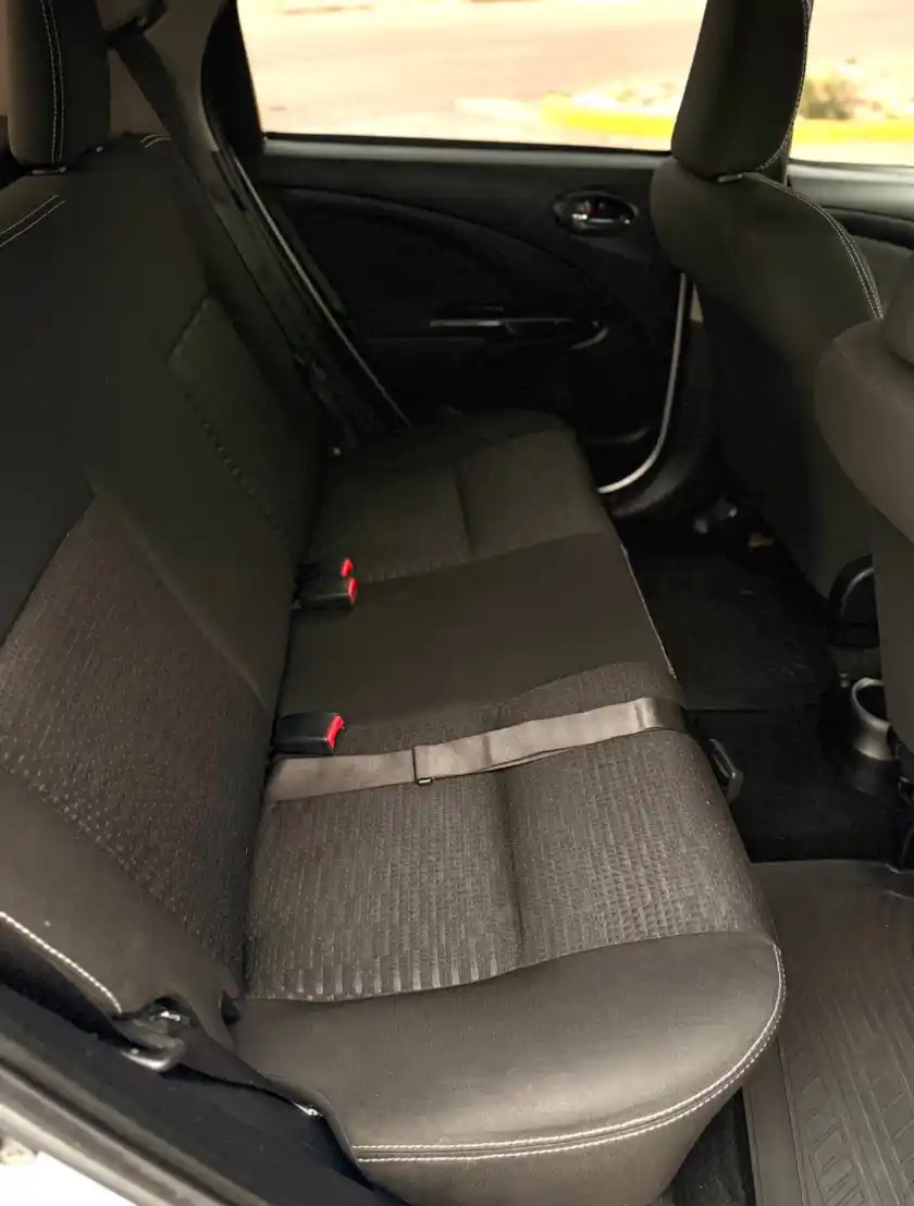 Toyota Etios  2016 - foto 4