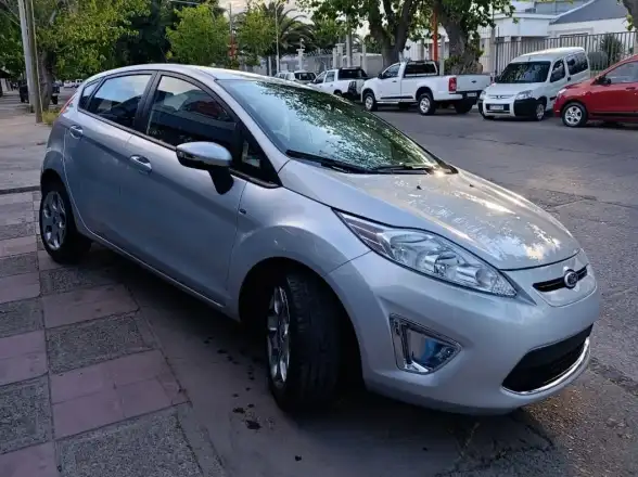 Ford Fiesta Kd  2013 - foto 2