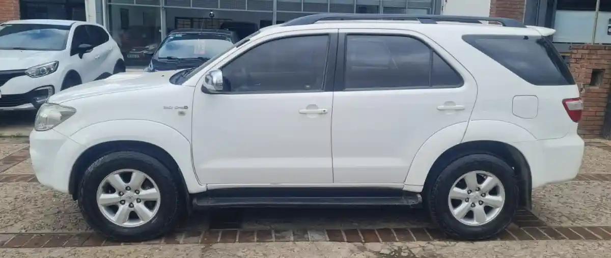 Toyota Hilux Sw4  2011 - foto 2
