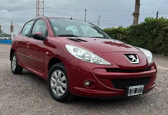 Peugeot 207  2012 - foto 1