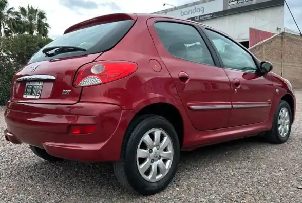 Peugeot 207  2012 - foto 2