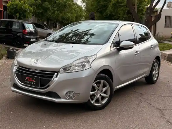 Peugeot 208  2015 - foto 1