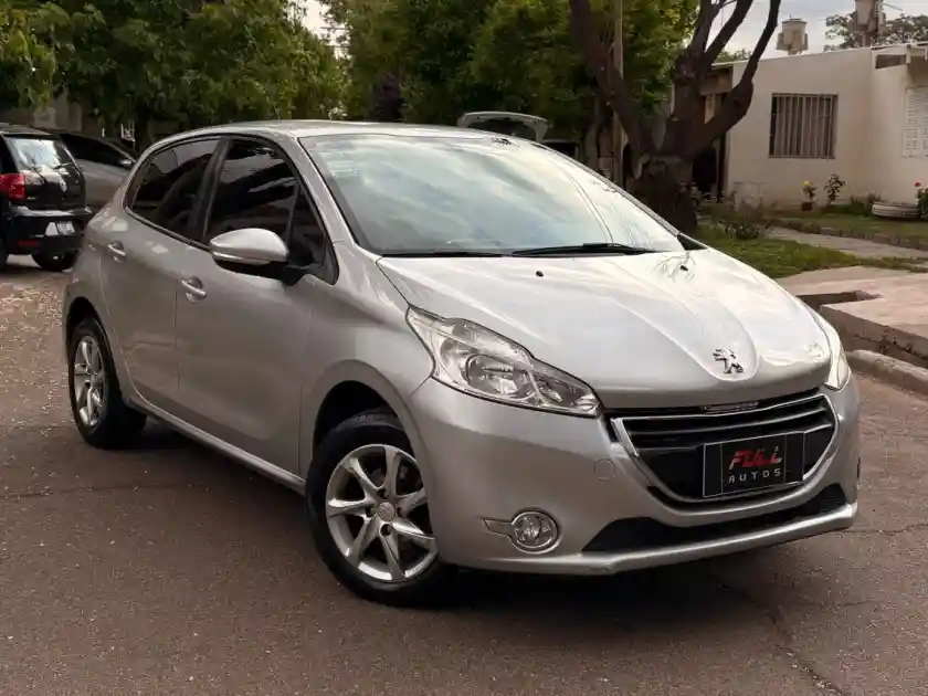 Peugeot 208  2015 - foto 2