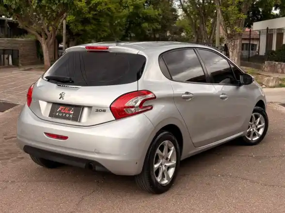Peugeot 208  2015 - foto 4