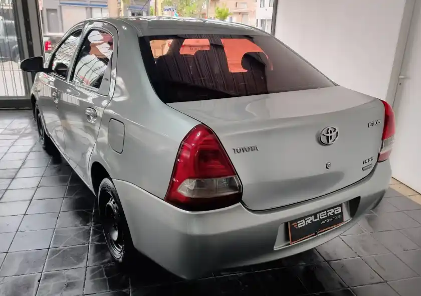 Toyota Etios  2015 - foto 3