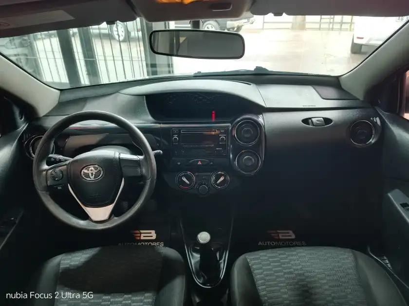 Toyota Etios  2015 - foto 5