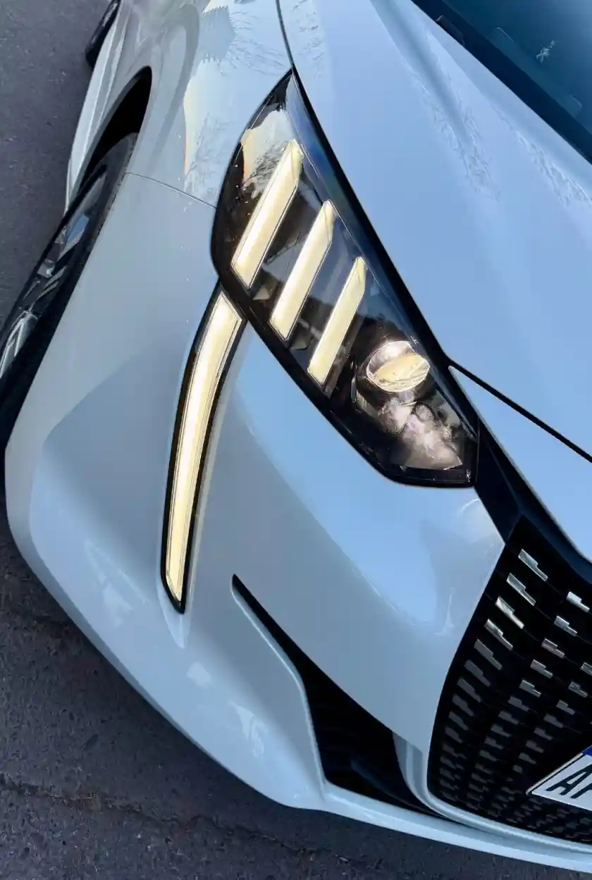 Peugeot 208  2023 - foto 3