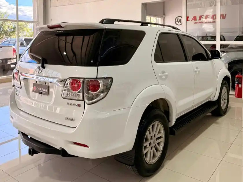 Toyota Hilux Sw4  2012 - foto 4